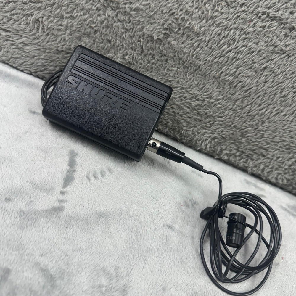 Shure LX1-CH Wireless Bodypack Transmitter WL183 Lavalier Mic 186.600‎ MHz Black